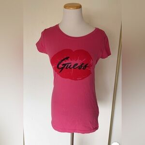 Guess Women's Pink Graphic Tee. Small